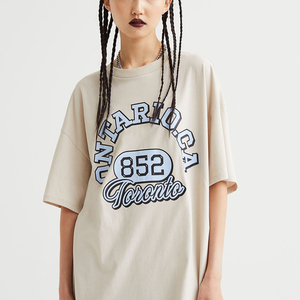 Camiseta de Mujer de Alta Calidad con Estampado Personalizado, con Botones, Transpirable, Corte Regular, Tejido de Poliéster/Algodón |   Personalizable por OEM - Product Image 2