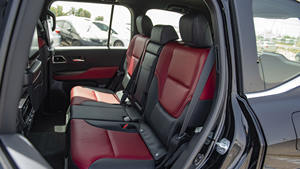 Limpiar de segunda mano TOYO_TA Land Cru_iser 300 VXR 2022 3.3L NEGRO - Product Image 3