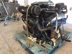 Moteur de bateau hors-bord d'occasion Marine Mer-Cru-is-e-r 7.4 L 454 V8 - Product Image 3