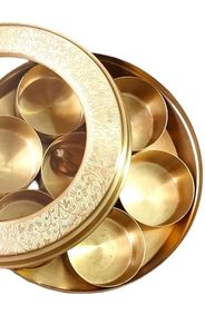 Boîte de rangement pour épices indiennes en métal et laiton doré avec 7 récipients et cuillère Couvercle de rangement pour la cuisine Design Herb & Spice Tools - Product Image 5