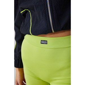 ETHIQUET REZINA Pantalones cortos de cintura alta para mujer, ajustados y lisos - Product Image 6