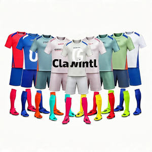 Logo personnalisé Uniformes de football Kits d'équipe de football sublimés Ensembles de maillots d'entraînement Vente en gros Fabricant de maillots de football 2025 - Product Image 1