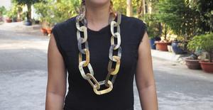 Collier de luxe en corne de buffle fait à la main, bijoux naturels et durables pour femmes, haute qualité - Product Image 2