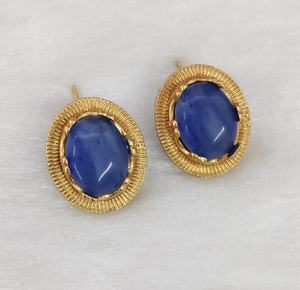 Pendientes Sabyasachi de Latón con Acabado Dorado, Perfectos para Fiestas, Pendientes Minimalistas, Diseño Moderno y de Tendencia - Product Image 1