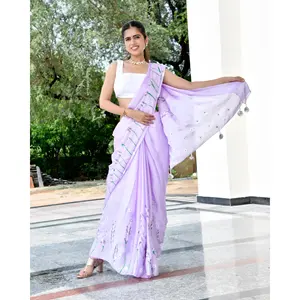 Sari de Seda Satinada Lavanda Pintado a Mano con Diseño de Tulipanes y Lirios, Ligero, para Fiestas, para Mujer - Product Image 4