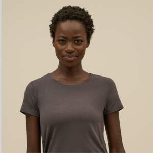 T-shirt en bambou biologique de qualité supérieure pour femme | Vêtements écologiques | Doux, antibactérien et confortable pour une utilisation toute la journée - Product Image 1