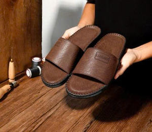 Sandales pour hommes de haute couture à brides croisées avec des brides en PVC et des semelles en PU - Product Image 5