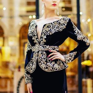ÚLTIMO E IMPRESIONANTE BORDADO DE ZARI EN EL VESTIDO DE 2017 CON CUENTAS DE CRISTAL EMBELLECIDAS, PIEDRA, TRABAJO DE DABKA = 2024 - Product Image 1