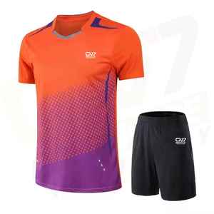 Ensemble de vêtements de football en gros et sur mesure, nouveaux designs, maillots de football pour hommes, maillots de football en polyester à séchage rapide et bon marché - Product Image 1