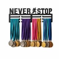 Support mural pour médailles Never Stop, présentoir de médailles en métal découpé au laser avec motif de coureur, cadeau personnalisé pour les athlètes