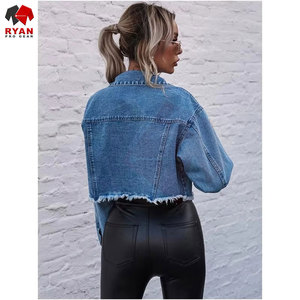 Veste en jean pour femme à porter au quotidien, confectionnée en tissu denim doux, à manches longues et au design décontracté - Product Image 3