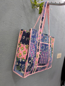 Bolsa de Mano Grande de Lujo Acolchada, Hecha a Mano, Diseño de Patchwork, Estampado en Bloques, Personalizada, para Viajes, Compras, Regalo para Ella, Playa - Product Image 2
