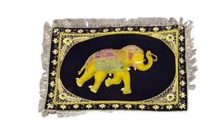 Tapiz de Pared Tradicional Zardozi con Elefantes, Bordado en Terciopelo, Decoración Artística India para Colgar - Product Image 2