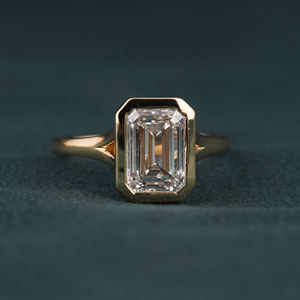 Esmeralda corte laboratorio crecido diamante bisel ajuste lujosa plata esterlina chapado en oro IGI certificado anillo de compromiso estilo de moda - Product Image 1