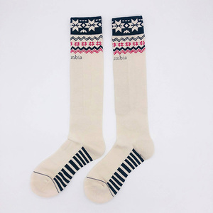 Calcetines de hombre y mujer con diseño de rayas personalizadas Calcetines suaves de punto acanalados gruesos Color blanco para jóvenes - Product Image 5