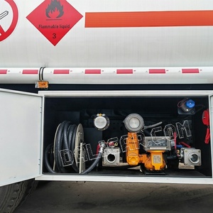 Camion citerne à carburant diesel Sinotruk Howo 20 mètres cubes 6X4 à prix avantageux, camion citerne à huile à vendre - Product Image 5