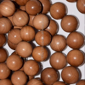 Perles de prière musulmanes Riddhi Siddhi en bois de santal rondes, naturelles, brun doré foncé - Product Image 6