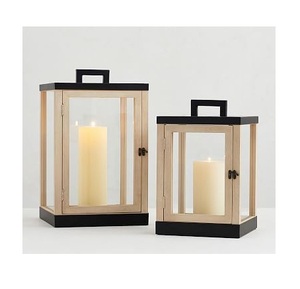 2025 Lanterne à bougie en bois et verre faite à la main de créateur Exportateur Antique Design Lanterne à bougie en bois de manguier et verre - Product Image 1