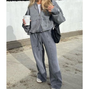 Conjuntos Deportivos Extra Grandes Personalizados para Mujer, Top Corto con Cremallera y Pantalones Jogger de Pierna Ancha, Conjunto de Dos Piezas para Mujer - Product Image 2