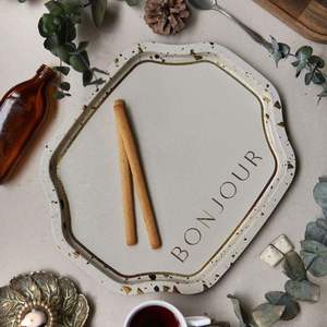 Bandeja de Servir Kontensan con Borde Curvo Ondulado, 278x332 mm, Modelo Terrazzo Crema EE1669G, Turquía - Product Image 4