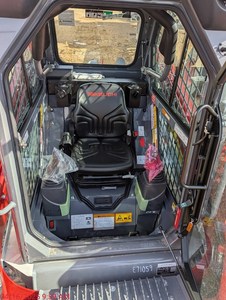 Chargeurs compacts Takeuchi d'occasion, neufs, mini-chargeurs compacts, tracteurs, chargeurs frontaux TL6R TL150 TL120 TL12R2 TL10V2, cabine, chargeur compact Takeuchi - Product Image 6