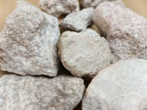 La pyrophyllite technique améliore la résistance aux intempéries et la résistance à la décoloration des peintures architecturales de façade aux couleurs vives. - Product Image 5