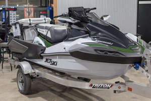 Disponibile per l'esportazione: Moto d'acqua/Jet Ski Kawasaki S Ultra 160LX-S Angler 2025 in vendita con garanzia - Product Image 1