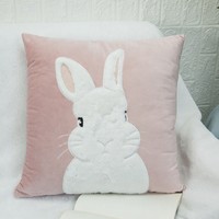 Housse de coussin personnalisée brodée avec un lapin, housse de coussin carrée en peluche pour canapé, lit, décoration de chambre