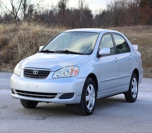 Venta en Subasta a Precio Asequible de Autos Usados Toyota Corolla LE 1.8L Sedán 2005 - Product Image 5