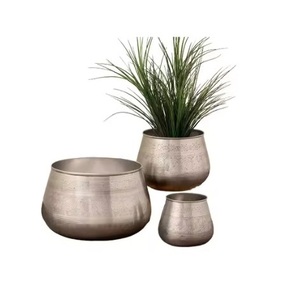 Decorative metal <b>plant</b> <b>pots</b>, <b>long</b>-lasting finished, stylish for balconies & interiors decoration - Product Image 4