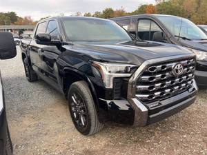Toyota Tundra noire 2022 en parfait état - Product Image 6