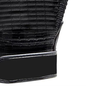 การออกแบบที่กําหนดเอง ความต้องการของลูกค้าที่ทันสมัย สไตล์ที่ไม่ซ้ําใคร ราคาสมเหตุสมผล ยอดขายสูงสุด โลโก้ของคุณเองสําหรับถุงมือตีเบสบอล - Product Image 5