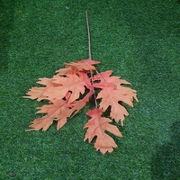 Soie Quercus rubra feuilles de chêne pulvérisées avec tige Quercus Rubra pour la décoration de mariage d'affaires à domicile