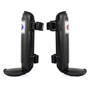 Protège-tibias de boxe professionnels personnalisés - Protection en cuir véritable pour l'entraînement de kickboxing et le sparring en contact total - Product Image 5