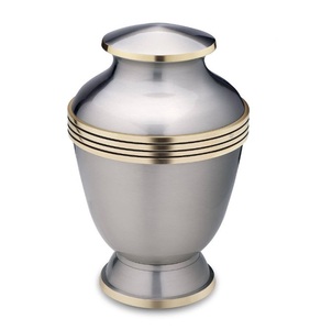 Venta caliente latón American Pride cremación urna nuevo diseño conjunto de corazón recuerdo Mini y Urna grande al por mayor - Product Image 2
