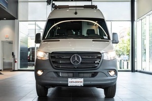 MERCEDES-BENZ SPRINTER 3500 2023 TRÈS PROPRE, MOTEUR TURBODIESEL 2.0 LITRES HAUTE PERFORMANCE, PRÊT À LIVRER - Product Image 2