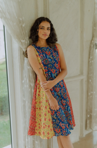 Tissu multicolore de haute qualité dernière conception femmes imprimé fleuri Mini longueur robe sans manches - Product Image 4