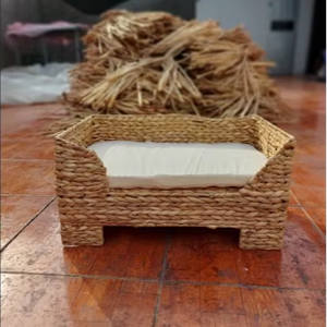 Casa de mascotas elegante y ecológica hecha de jacinto de agua para la decoración moderna del hogar - Product Image 1