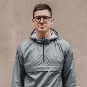 Chaqueta cortavientos de otoño para hombre con logotipo personalizado 2025, con capucha fina, impermeable para exteriores, para senderismo, estilo informal con cierre de cremallera - Product Image 1