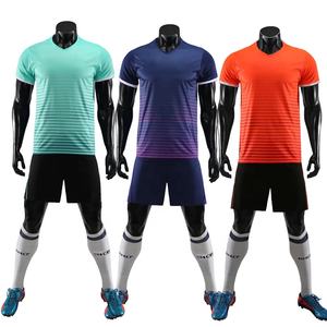 Maillot de football personnalisé à séchage rapide vêtements de football pour enfants vêtements de football uniforme avec impression de nom d'équipe qualité thaïlandaise - Product Image 4