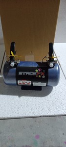 ปืนฉีดผงสีแบบสองหัวฉีด ความจุ 4 กก. ทนน้ำ เป็นมิตรกับสิ่งแวดล้อม ปลอดภัย เหมาะสำหรับงานรับปริญญาและวันขอบคุณพระเจ้า - Product Image 4