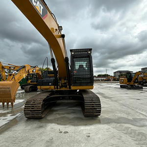 Excavatrice sur chenilles d'occasion CAT 320D2L pour travaux de construction, terrassement et exploitation minière - Product Image 3