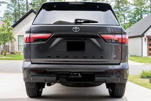 Toyota Sequoier Platinum 4x4 2023 con Techo Corredizo, Faros Delanteros, Cámara Trasera de 360°, Asientos Eléctricos - Product Image 4