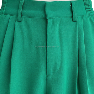 Pantalon plissé vert pour homme de qualité supérieure - Style luxe discret avec ceinture assortie - Product Image 5