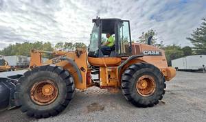 2011 Case 821F Wheel Loader-Construit pour la puissance, la précision et le confort de l'opérateur - Product Image 3