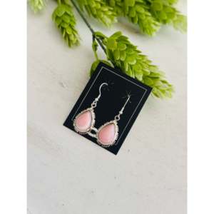 Boucles d'oreilles pendantes en argent sterling et coquillage rose du sud-ouest, plaquées or, forme goutte d'eau, avec perles et diamants, pour mariages - Product Image 4