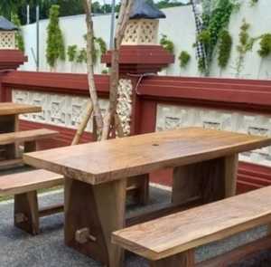 Ensemble de table et banc modernes en bois massif Chaise en bois de Suar pour salle à manger, restaurant, hôtel ou villa, jardin, table rustique - Product Image 4