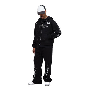 Sweat à capuche zippé imprimé flamme graphique noir et ensemble de joggings pour hommes 450GSM polaire Streetwear tenue deux pièces personnalisé OEM survêtement usine - Product Image 1