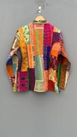 Veste multicolore imprimée ethnique faite à la main Vestes Kantha vintage Manteaux Kantha en soie matelassée de qualité supérieure au prix de gros