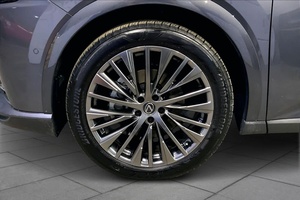 VUS de luxe RX 2025 de bonne qualité avec transmission intégrale et faible kilométrage - Product Image 6